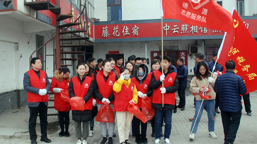 yp电子志愿服务队积极参加“学雷锋志愿服务”活动